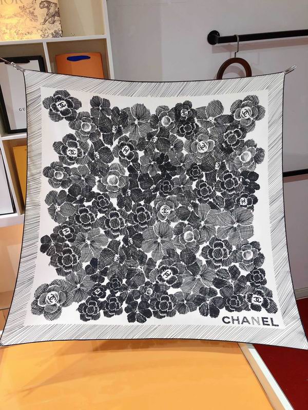 Chanel silk scarf 90X90cm E21 (17)